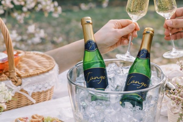 【新提案】春の行楽に連れてって！Bioスパークリング「タンゴ ゼクト」で外飲みをもっと贅沢に